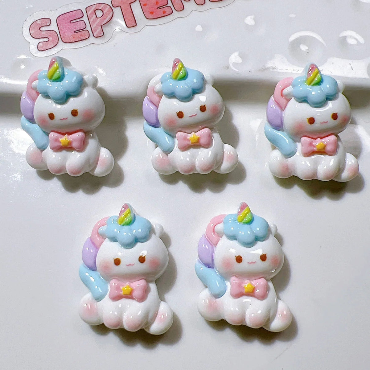 10 Accessoires en Résine Licorne | Cabochons Plats Arc - en - Ciel - DIY, Bijoux, Décoration - RukaCraft