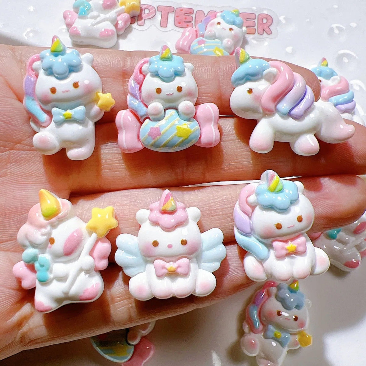 10 Accessoires en Résine Licorne | Cabochons Plats Arc - en - Ciel - DIY, Bijoux, Décoration - RukaCraft