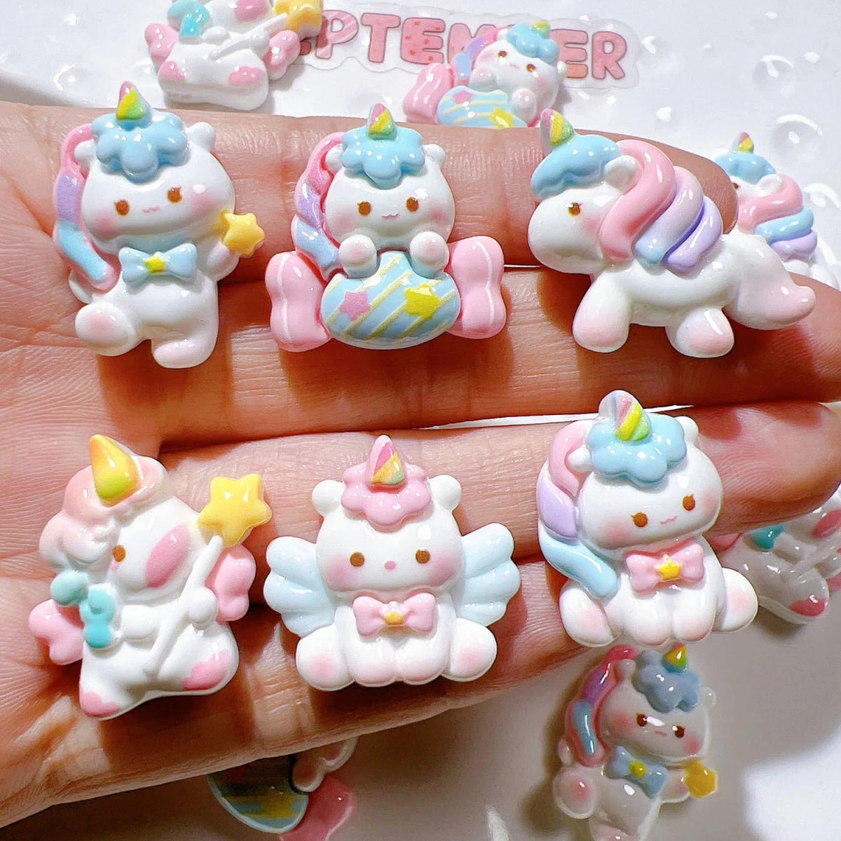 10 Accessoires en Résine Licorne | Cabochons Plats Arc - en - Ciel - DIY, Bijoux, Décoration - RukaCraft