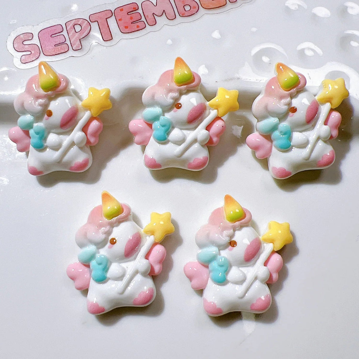 10 Accessoires en Résine Licorne | Cabochons Plats Arc - en - Ciel - DIY, Bijoux, Décoration - RukaCraft